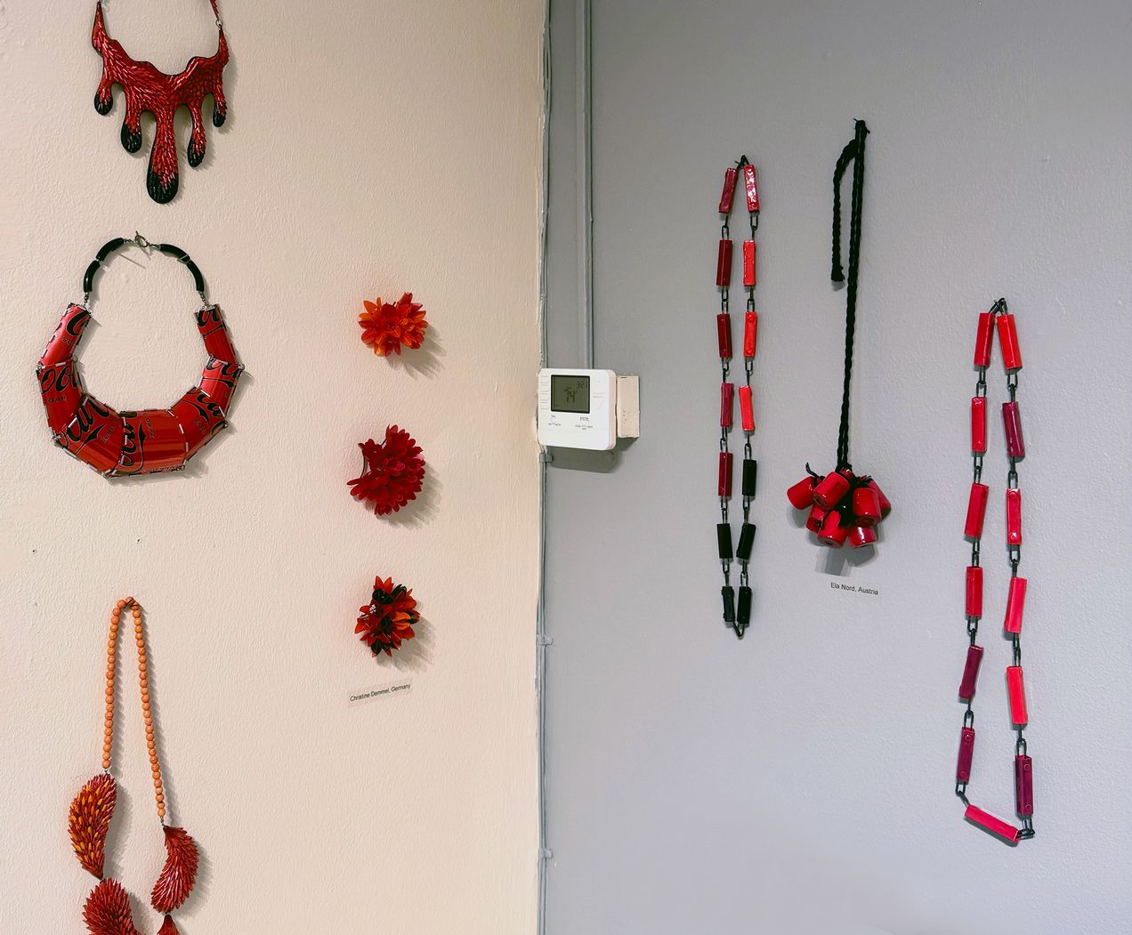 wearing red, show Santa Fe, Platina Gallery